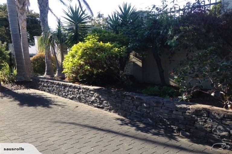 Photo of property in 2/197 Royal Road, Massey, Auckland, 0614