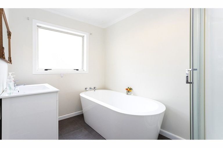 Photo of property in 6 King Street, Doyleston, 7682