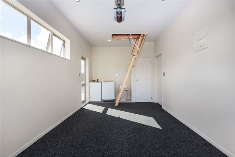 Photo of property in The Rise, 22 Hatfield Place, Albany Heights, Auckland, 0632