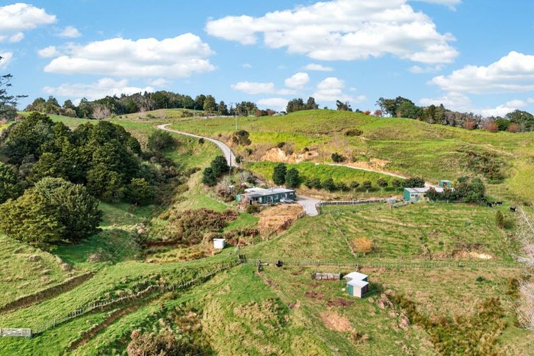 Photo of property in 63 Porter Road, Paparoa, 0571