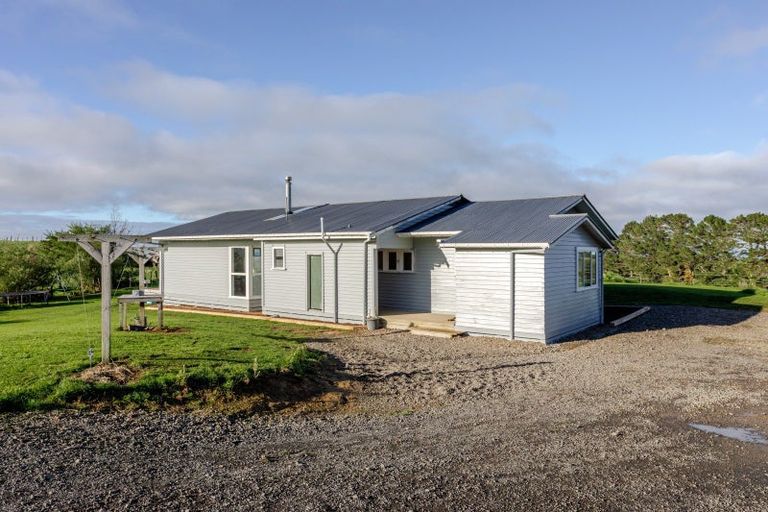 Photo of property in 400 Te Kakapo Valley Road, Dannevirke, 4978