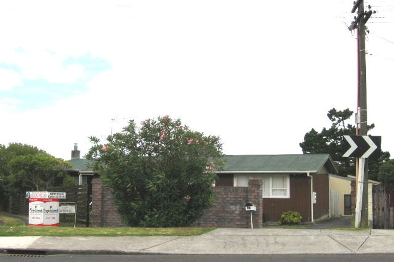 Photo of property in 1/25 Tramway Road, Beach Haven, Auckland, 0626