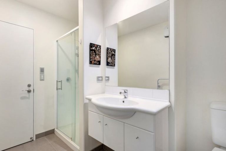 Photo of property in 16a Date Crescent, Aidanfield, Christchurch, 8025