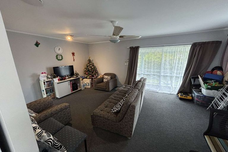 Photo of property in 72a Guadeloupe Crescent, Grenada Village, Wellington, 6037