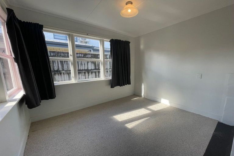 Photo of property in 43 Hallberry Road, Mangere East, Auckland, 2024