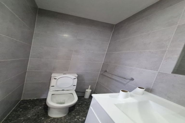 Photo of property in 2 Arnhem Place, Pukekohe, 2120