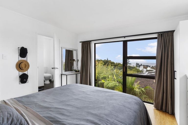 Photo of property in 2/55a Woodlands Crescent, Browns Bay, Auckland, 0630