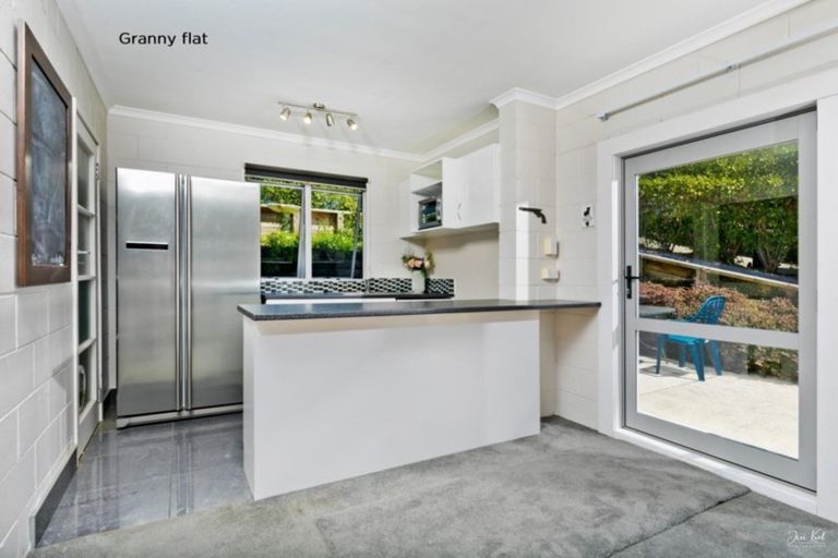 Photo of property in 11 Blacks Road, Greenhithe, Auckland, 0632