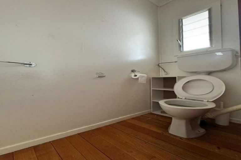 Photo of property in 9 Spargo Road, Massey, Auckland, 0614