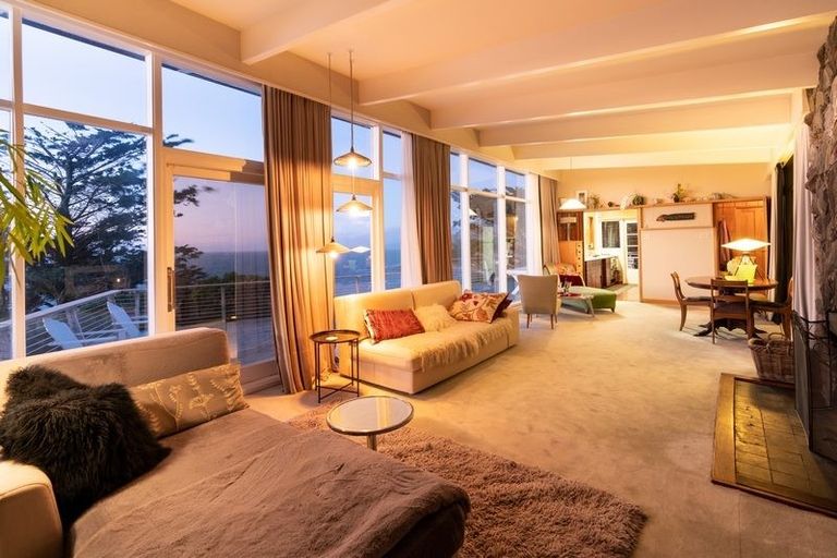 Photo of property in 16 Pa Road, Pukerua Bay, 5026