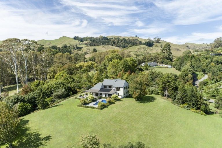 Photo of property in 4 Tauroa Valley, Havelock North, 4130