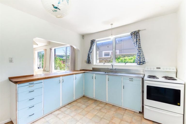 Photo of property in 72 Glen Road, Raumati South, Paraparaumu, 5032