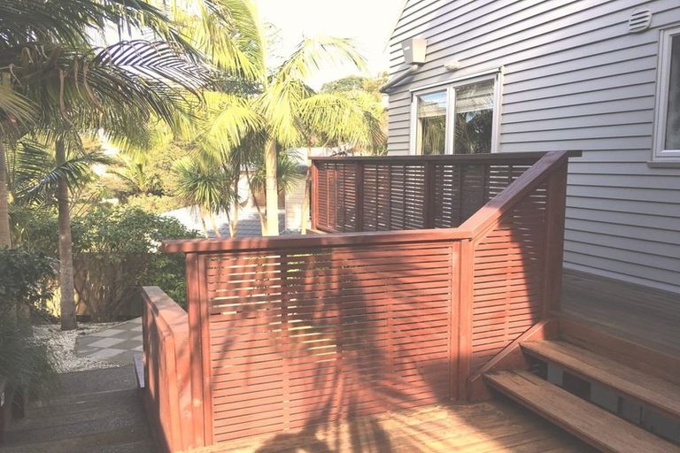 Photo of property in 34 Kiteroa Terrace, Rothesay Bay, Auckland, 0630