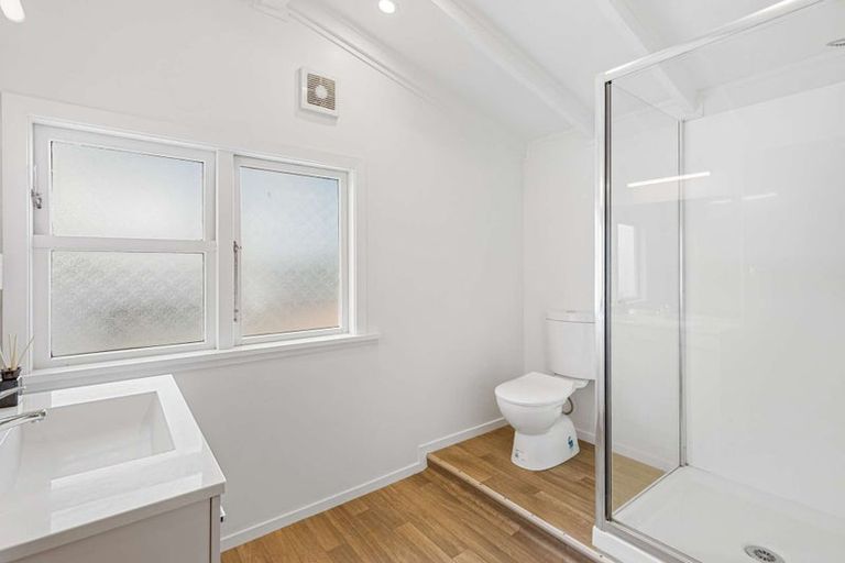 Photo of property in 9 Lewis Place, Highbury, Palmerston North, 4412