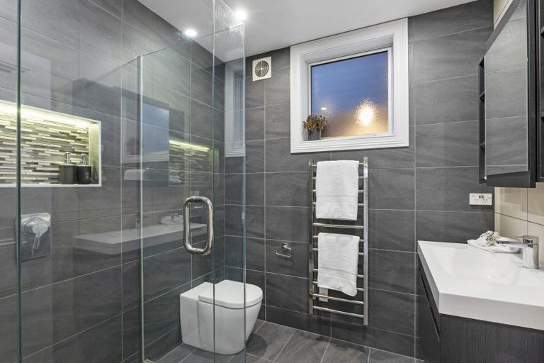 Photo of property in 90 Hawthorne Street, Strowan, Christchurch, 8052