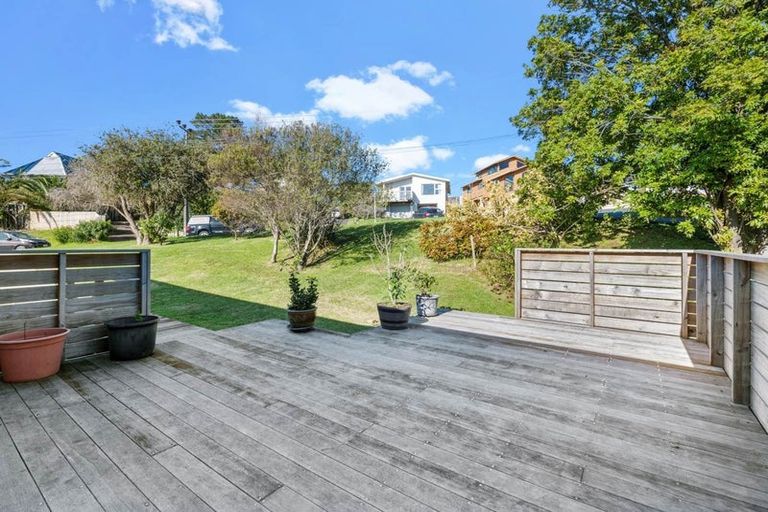 Photo of property in 19 Scott Road, Stanmore Bay, Whangaparaoa, 0932