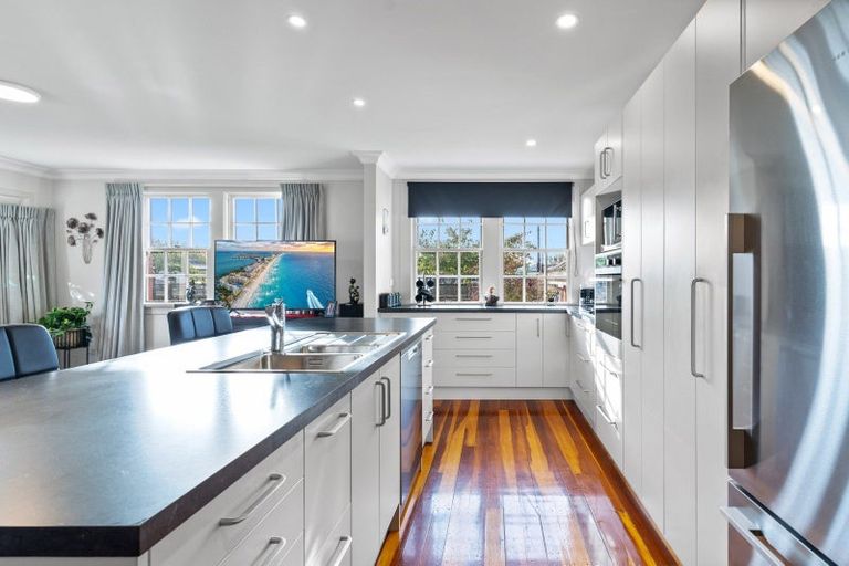 Photo of property in 68 Great North Road, Winton, 9720