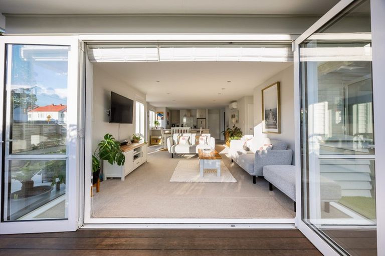 Photo of property in 28a Inverness Road, Browns Bay, Auckland, 0630