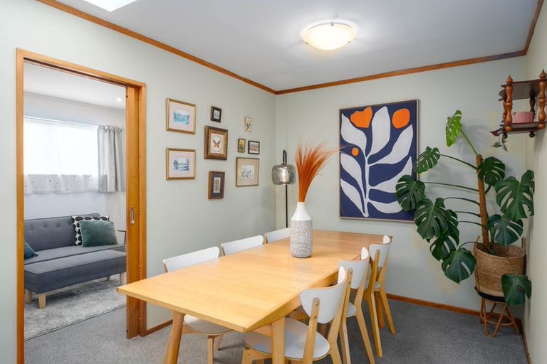 Photo of property in 10 Mallard Grove, Churton Park, Wellington, 6037