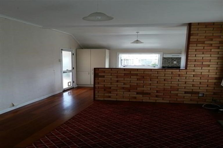 Photo of property in 13 Youngs Road, Papakura, 2110