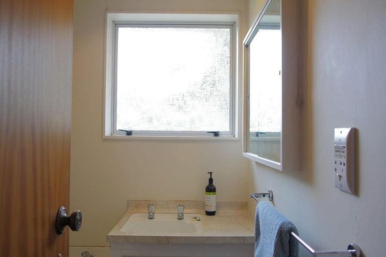 Photo of property in 5a Huata Place, West End, Palmerston North, 4412