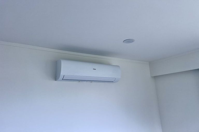 Photo of property in 6 Kenton Lane, Mangere, Auckland, 2022