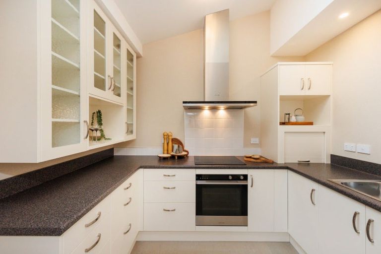 Photo of property in 18 Thomson Street, West End, Palmerston North, 4412