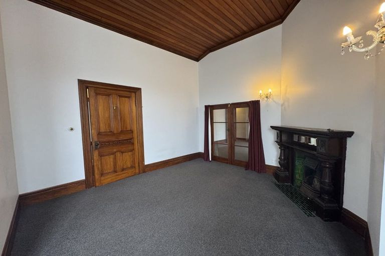 Photo of property in 37 Te Wharepouri Street, Berhampore, Wellington, 6023