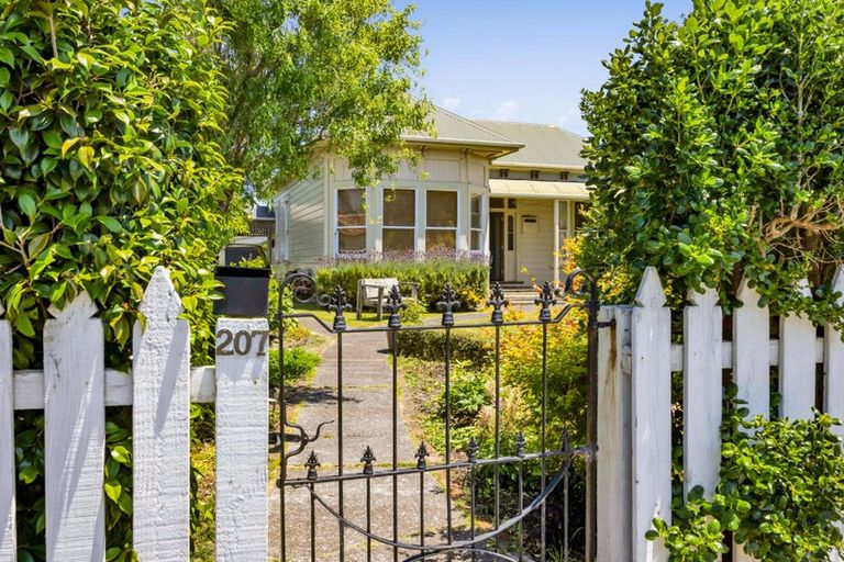 Photo of property in 207 Egmont Street, Patea, 4520