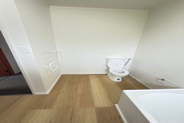 Photo of property in 418a West Coast Road, Glen Eden, Auckland, 0602