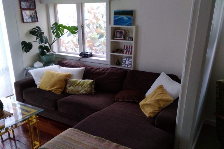 Photo of property in 97 Beach Road, Mellons Bay, Auckland, 2014