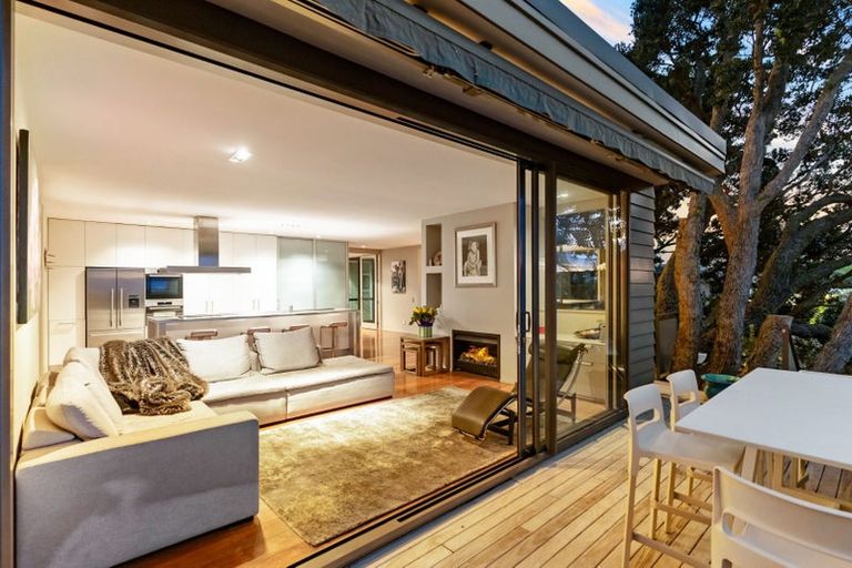 Photo of property in 4 Ronaki Road, Mission Bay, Auckland, 1071