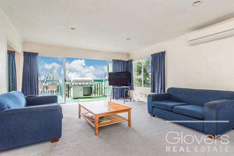 Photo of property in 327 Don Buck Road, Massey, Auckland, 0614