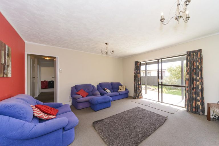 Photo of property in 40 Rotoiti Avenue, Pakuranga Heights, Auckland, 2010