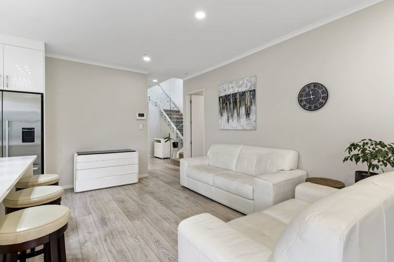 Photo of property in 25 Drumbuoy Drive, Flat Bush, Auckland, 2019