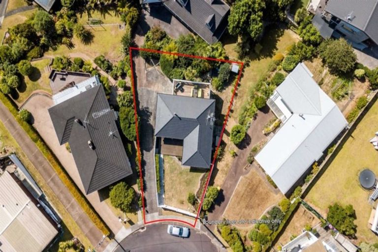 Photo of property in 1/2 Elizabeth Place, Mairangi Bay, Auckland, 0630