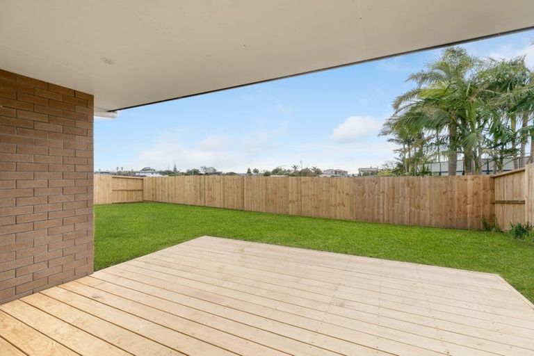 Photo of property in 45 Kaurinui Crescent, One Tree Point, 0118