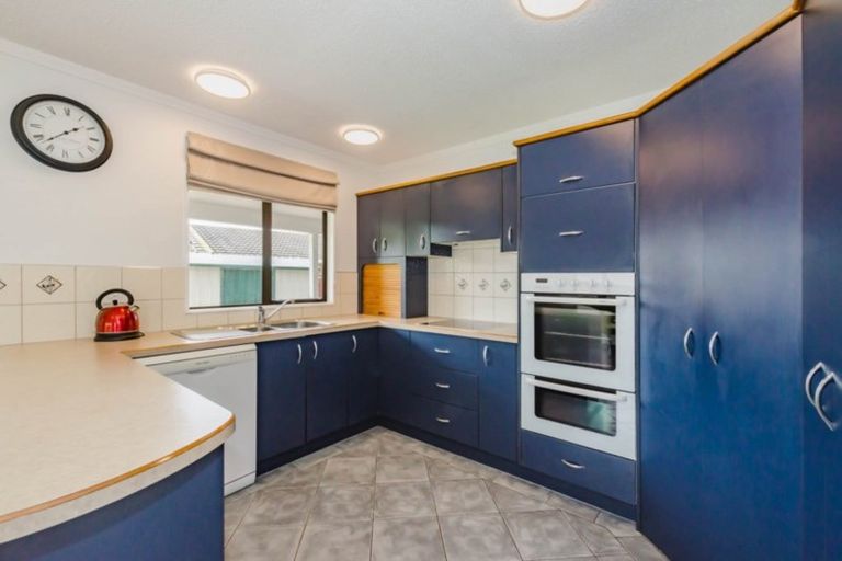 Photo of property in 69 Mazengarb Road, Paraparaumu Beach, Paraparaumu, 5032