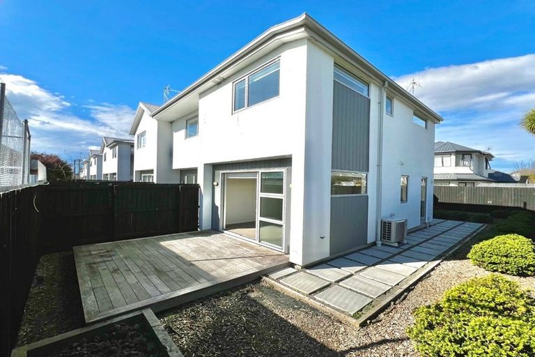 Photo of property in 9/51 Hills Road, Edgeware, Christchurch, 8013