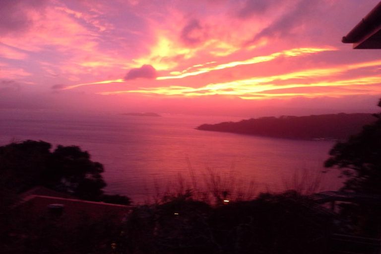 Photo of property in 15 Thane Road, Roseneath, Wellington, 6011