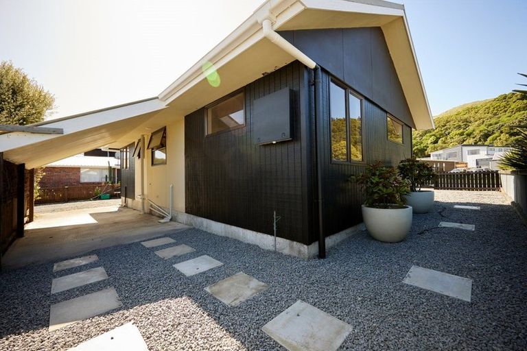 Photo of property in 37a Kotare Place, South Bay, Kaikoura, 7300