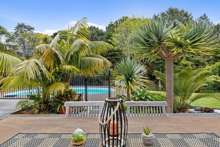 Photo of property in 20 Aberdeen Road, Campbells Bay, Auckland, 0620