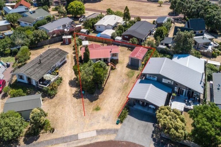 Photo of property in 17 Mccall Avenue, Pauanui, Hikuai, 3579