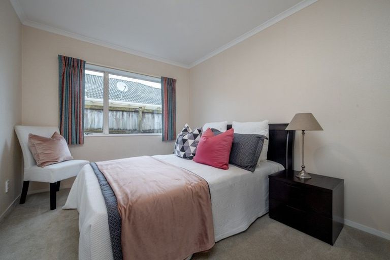 Photo of property in 103 Golfland Drive, Golflands, Auckland, 2013