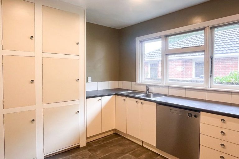 Photo of property in 20 Centaurus Road, Cashmere, Christchurch, 8022