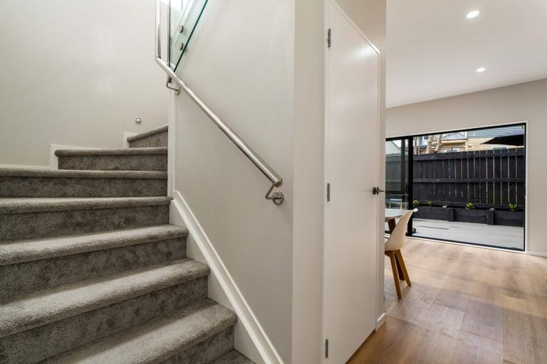 Photo of property in 13f Purata Place, Mangere Bridge, Auckland, 2022