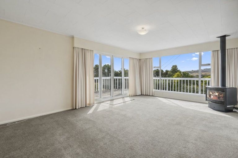 Photo of property in 3 Kahikatea Grove, Paparangi, Wellington, 6037