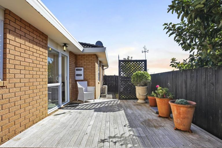 Photo of property in 1/6 Somerton Rise, Henderson, Auckland, 0612