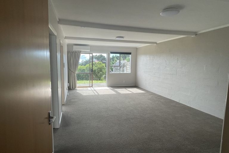 Photo of property in 65a Horokiwi Road West, Newlands, Wellington, 6037