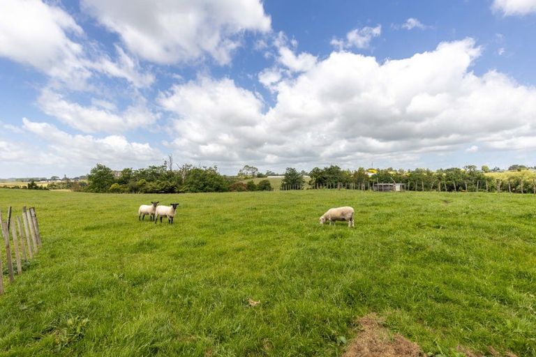 Photo of property in 13 Thomason Road, Egmont Village, New Plymouth, 4371